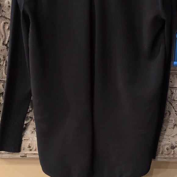 Banana Republic Black V-Neck Sweater - Picture 11 of 13